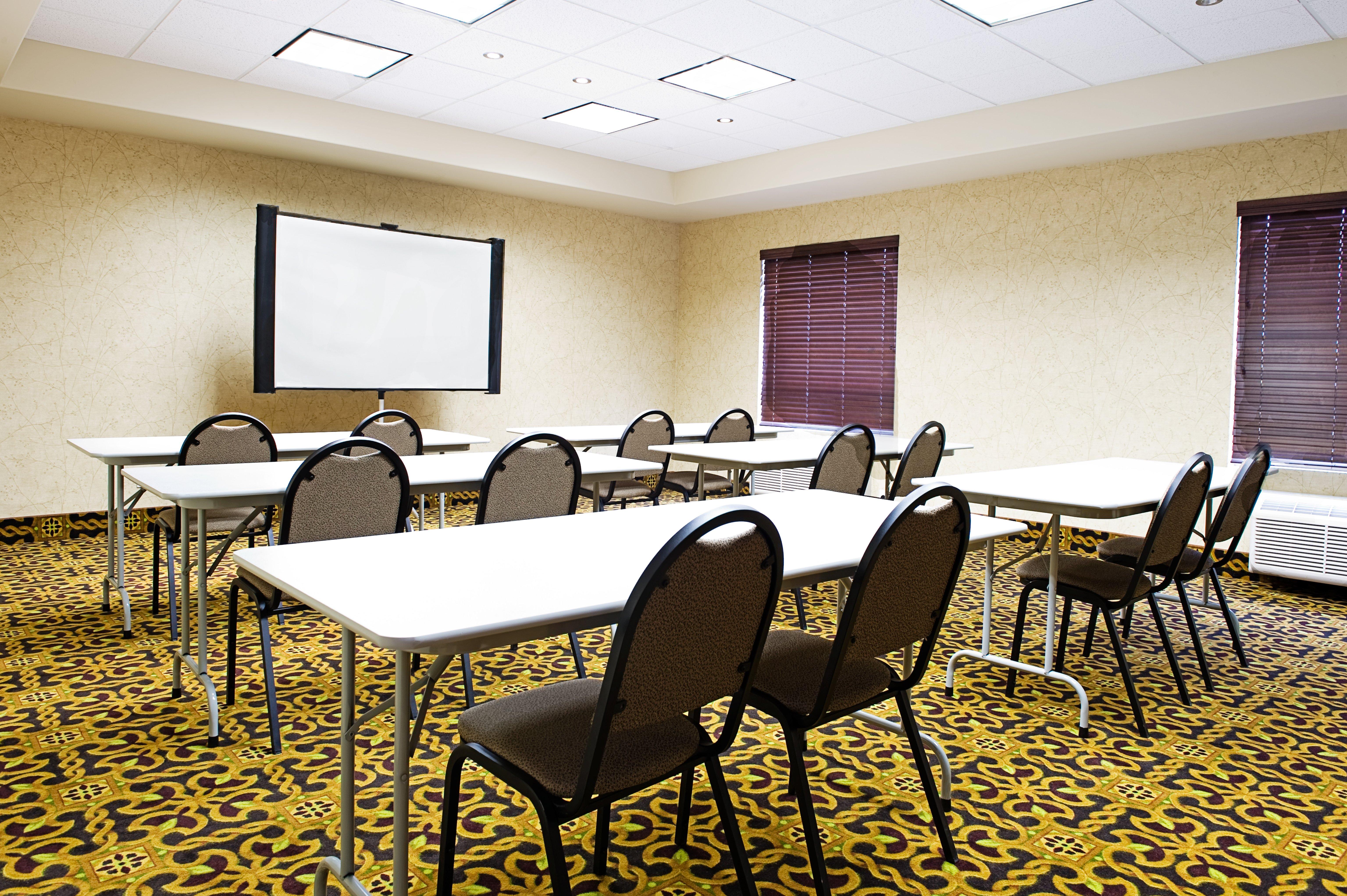 Holiday Inn Express Hotel & Suites - Slave Lake By Ihg Exterior foto