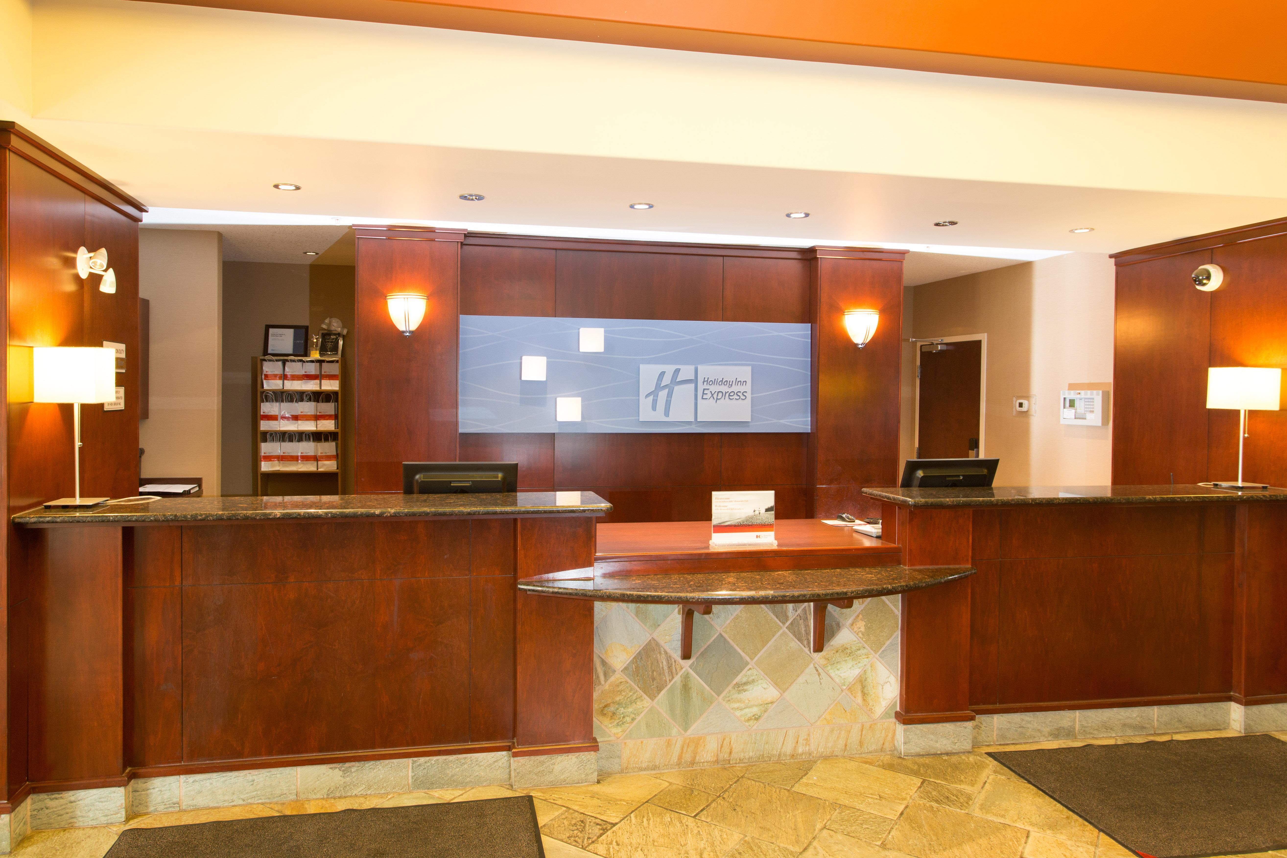 Holiday Inn Express Hotel & Suites - Slave Lake By Ihg Exterior foto