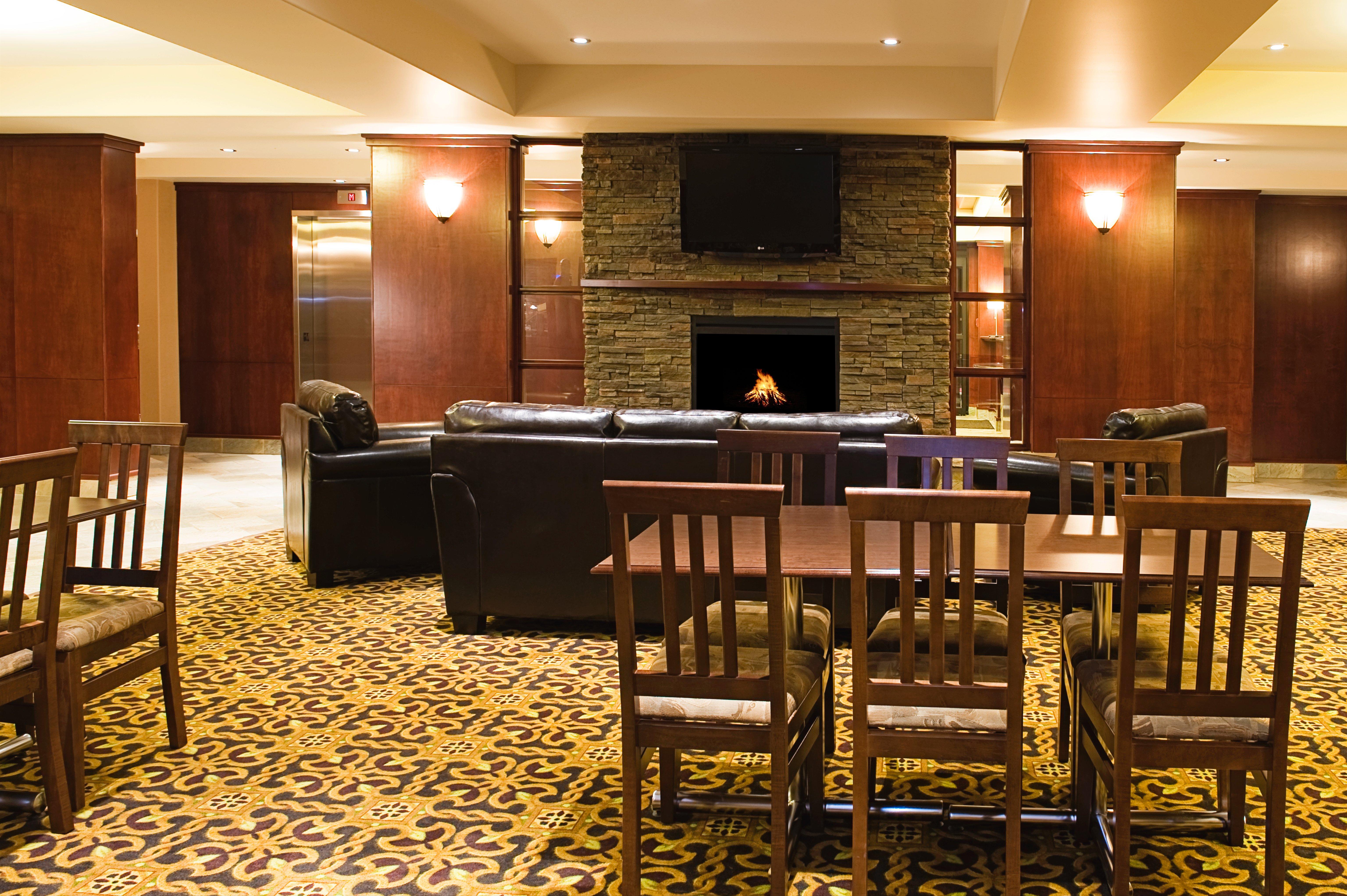 Holiday Inn Express Hotel & Suites - Slave Lake By Ihg Exterior foto