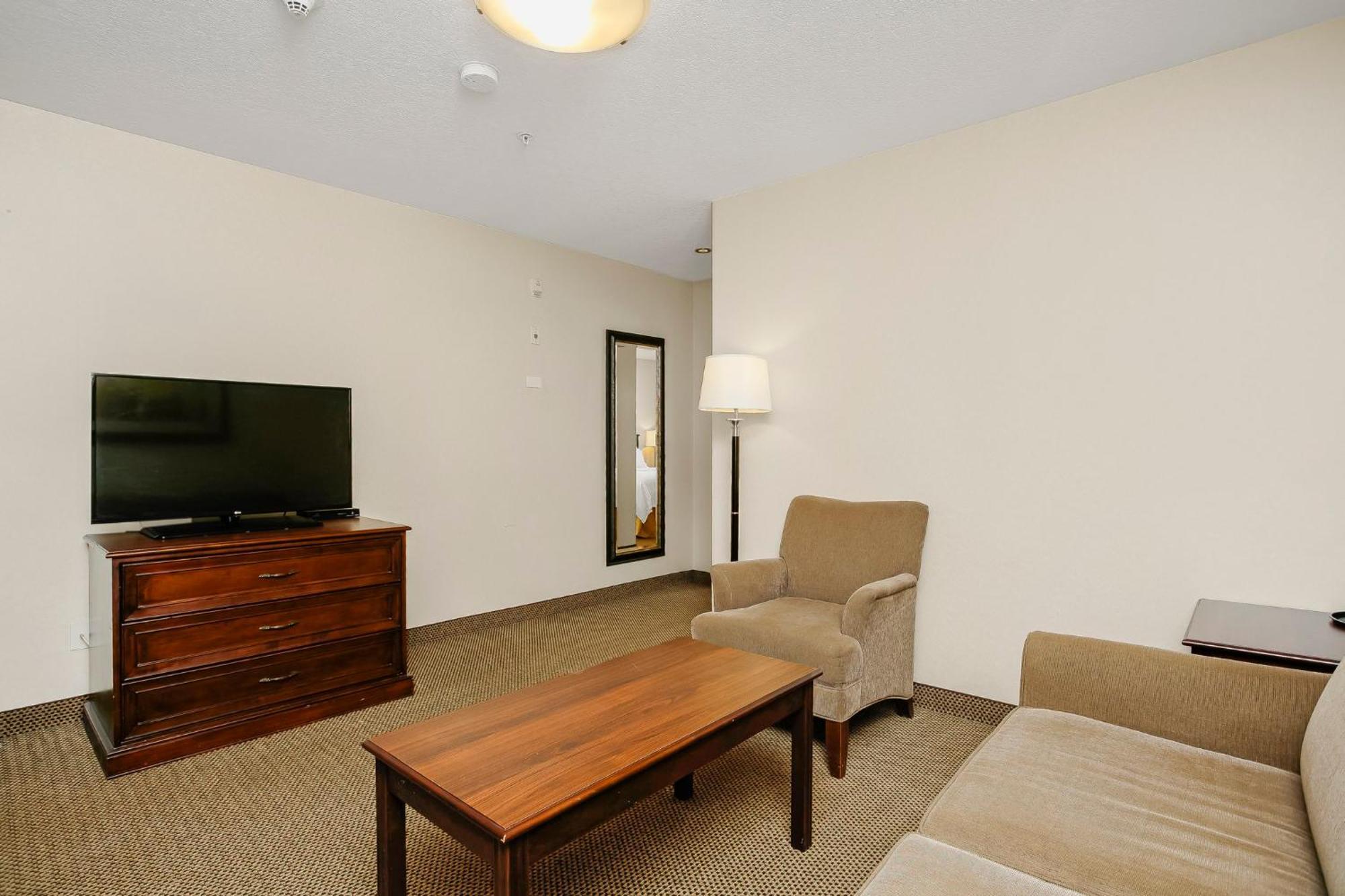 Holiday Inn Express Hotel & Suites - Slave Lake By Ihg Exterior foto