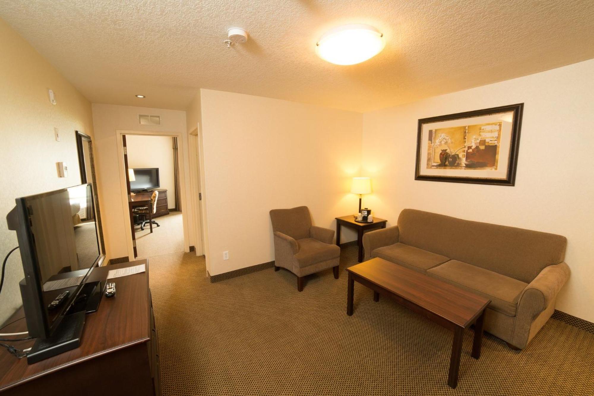 Holiday Inn Express Hotel & Suites - Slave Lake By Ihg Exterior foto