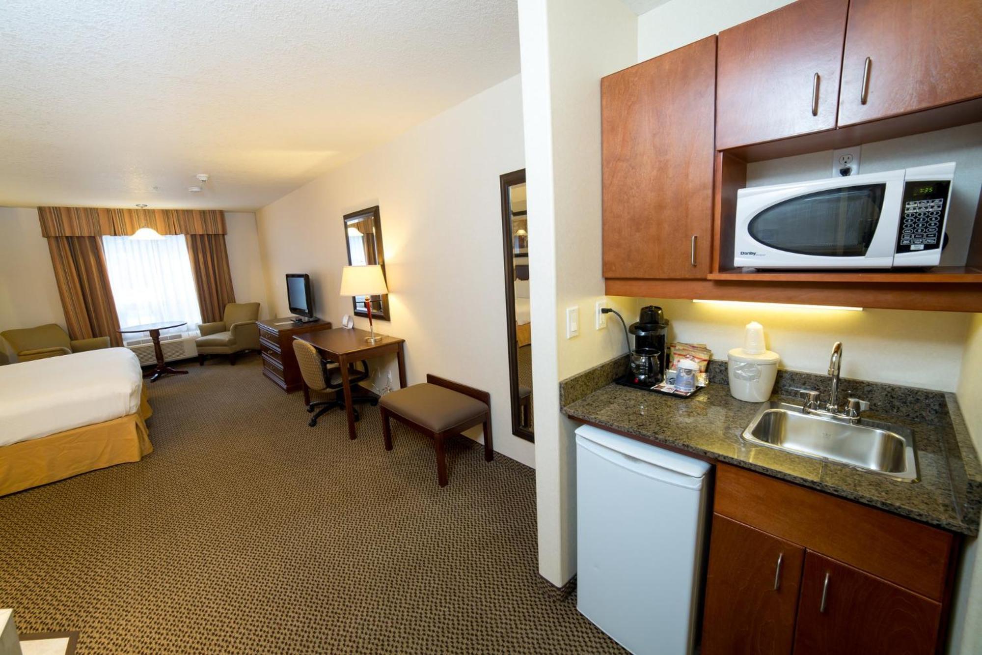 Holiday Inn Express Hotel & Suites - Slave Lake By Ihg Exterior foto