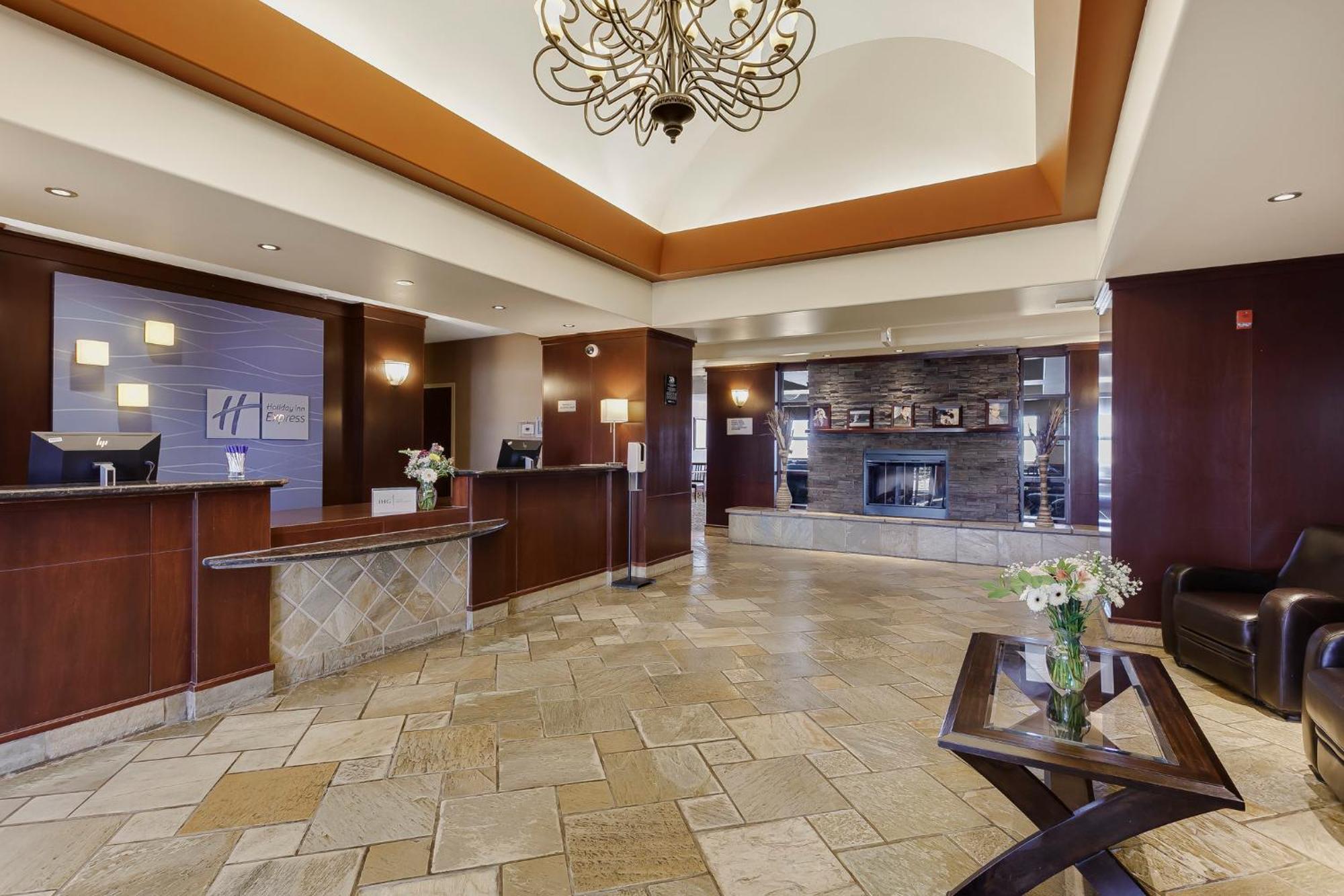 Holiday Inn Express Hotel & Suites - Slave Lake By Ihg Exterior foto