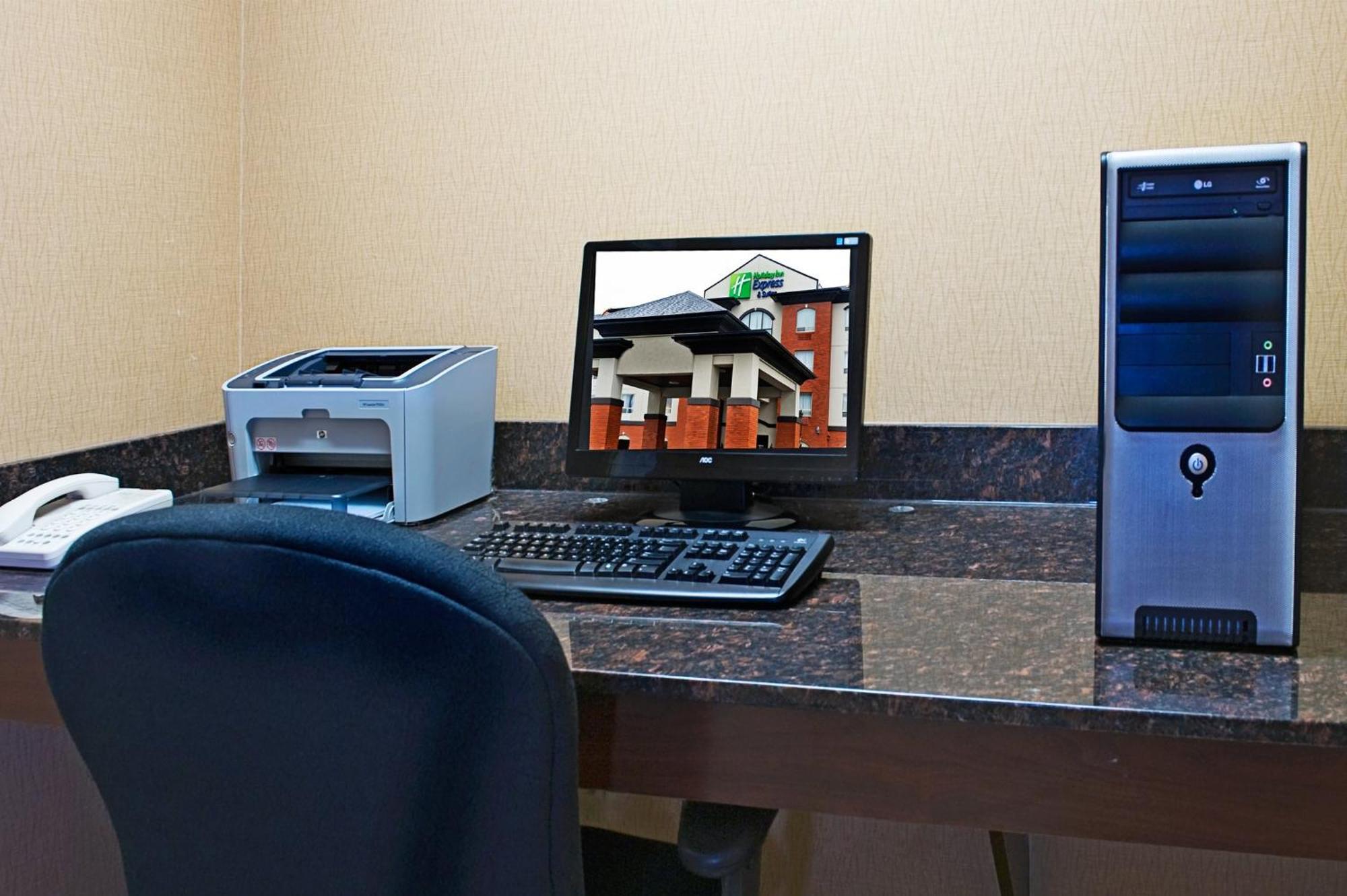 Holiday Inn Express Hotel & Suites - Slave Lake By Ihg Exterior foto