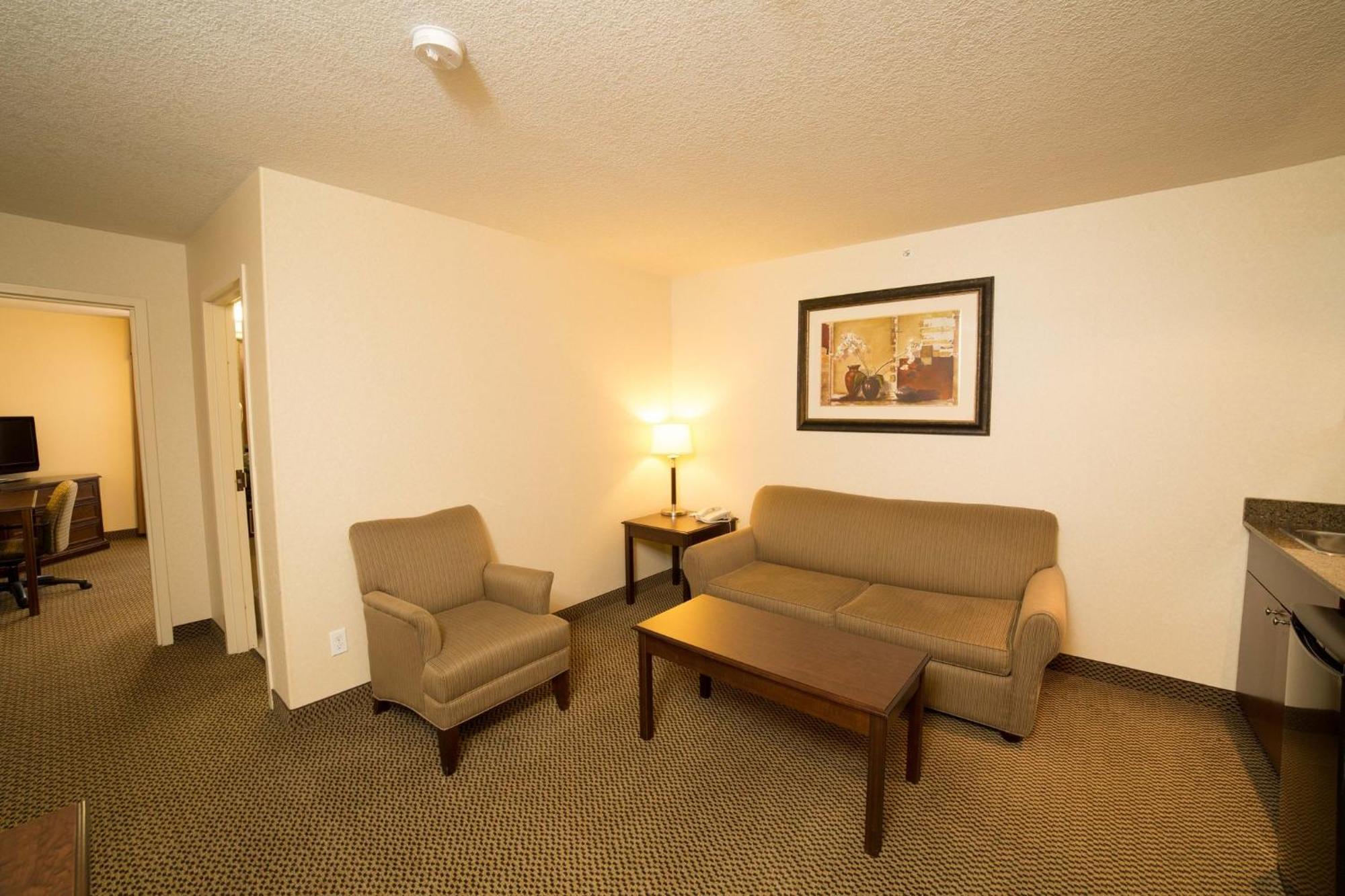 Holiday Inn Express Hotel & Suites - Slave Lake By Ihg Exterior foto