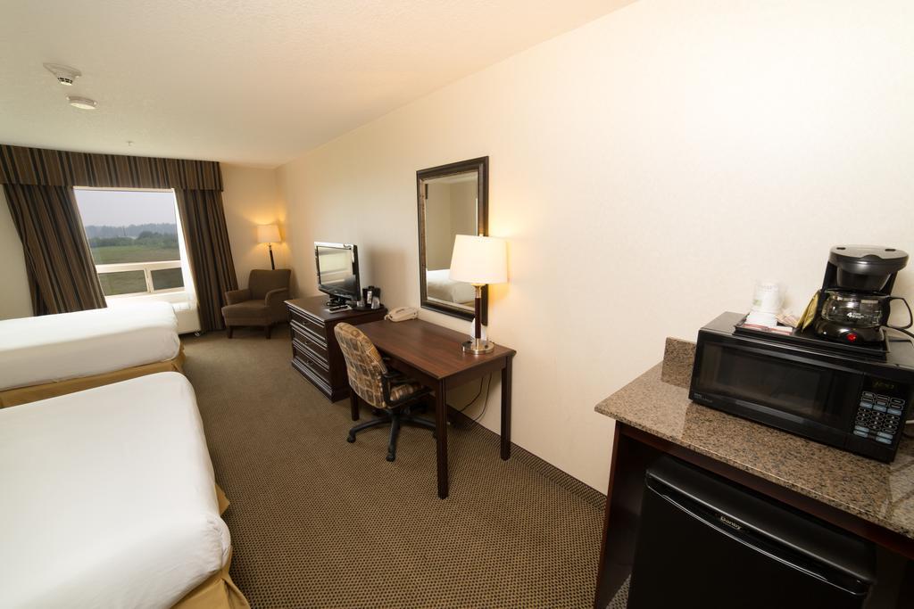 Holiday Inn Express Hotel & Suites - Slave Lake By Ihg Exterior foto
