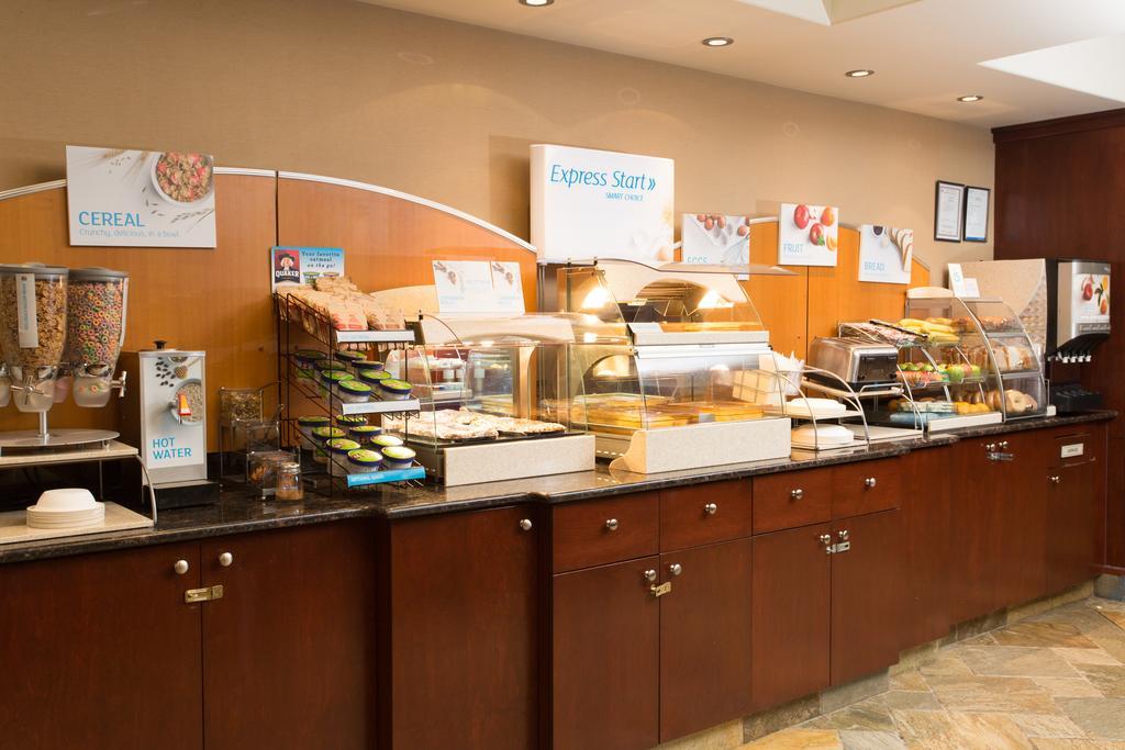 Holiday Inn Express Hotel & Suites - Slave Lake By Ihg Exterior foto